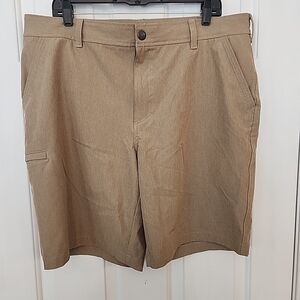 GH Bass & Co. Chino Mens 38Wx9L DESERT SAND Stretch Golf Outdoor Polystr Shorts